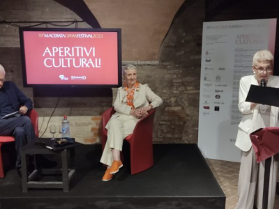 Bruciare di passione o domarla:La Porta introduce Manzoni all’opera